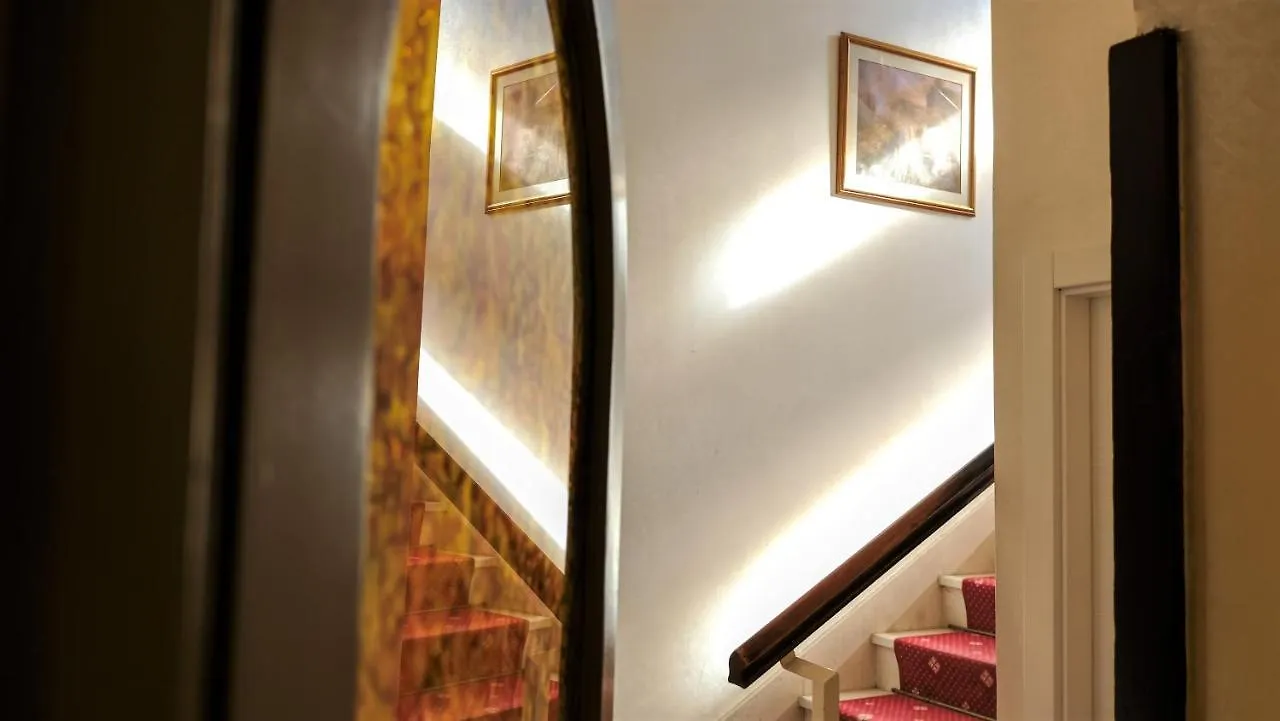 Hotel Consul Split 3*,  Croacia